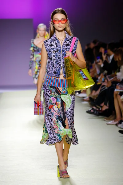 Look 30